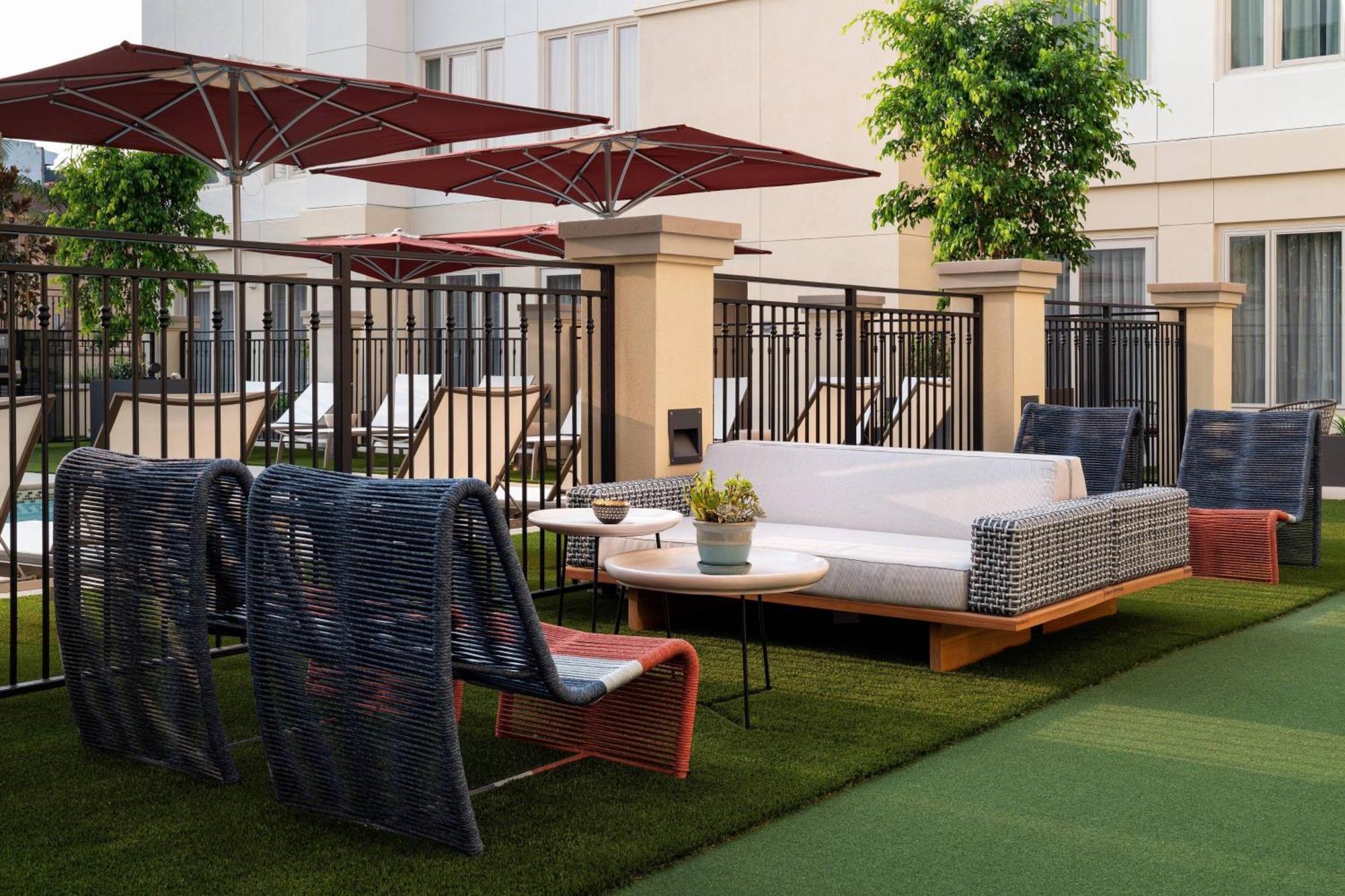 Residence Inn Los Angeles Glendale Exterior photo